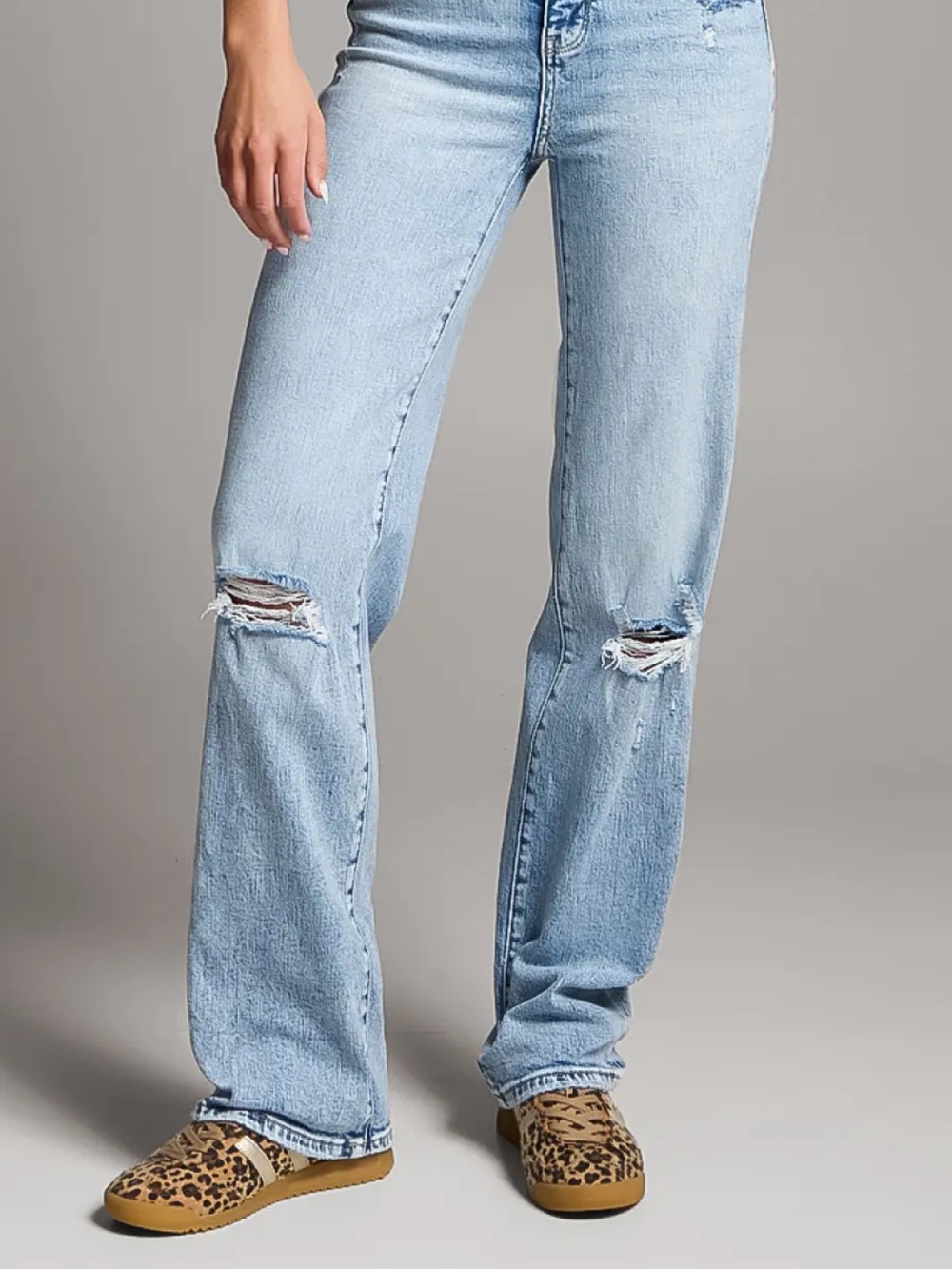 Buckle BKE Distressed Straight Jeans